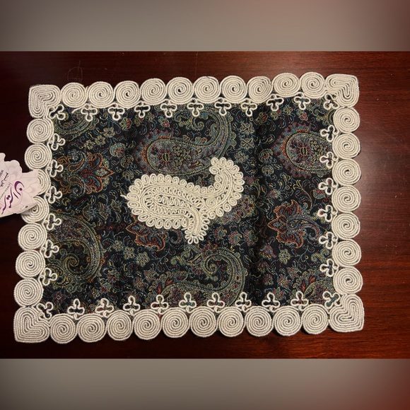 NEW 2 piece table cloths/mats hand made Middle East - Picture 6 of 7